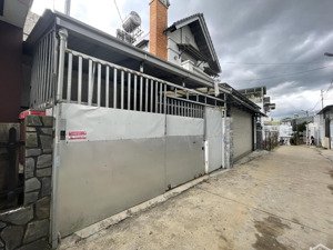 bán đất ở phường 6 - 90m2 - xây được 5 tầng - chiều ngang 5,2m - giá chỉ 5,5 tỷ còn thương lượng
