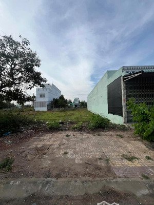 bán ngộp lô đất hẻm 1 sẹc trương văn ban, tt. cần giuộc giá 810 triệu /95m2, đường 5m nhựa