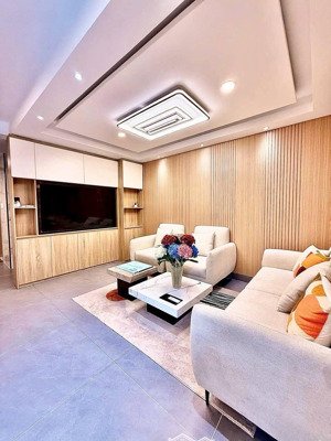 bán nhà mới xây gara, full nội thất hẻm xe hơi né 4pn 5wc giá 7 tỷ 7 tl
