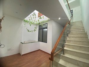 người nhà có căn 3 tầng đường 5m5 đường nguyễn phẩm - hoà cường bắc- hải châu