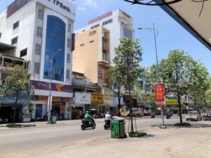 siêu phẩm - bán nhà mt 486 hậu giang, q6, dt 9m x 20m, 180m2, hầm+6 tầng-hđt 150 triệu - giá 45 tỷ