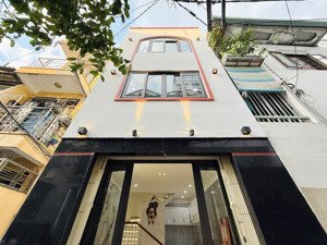duy nhất 1 căn nhà 2 lầu ngay chợ hoa hồ thị kỷ, p1, quận 10. shr. cho thuê 18tr/tháng. giá 2tỷ890