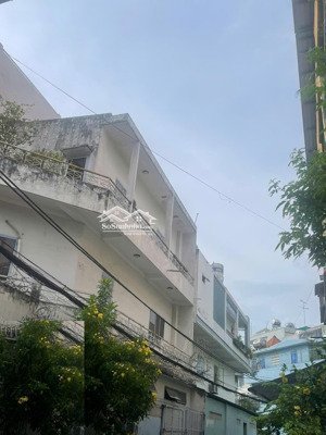 bán nhà đường xe tải 180 lạc long quân 56m2, 03 tầng, p10, q11 (11 tỷ/bớt lộc)