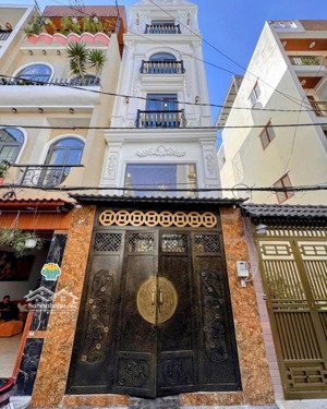 cần tiền bán nhà lý văn phức-tân định-q1, gần công viên lê văn tám. 3tỷ770/69m2 đang cho thuê 23tr