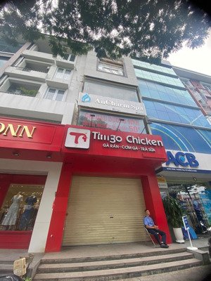 cho thuê nhà mặt phố nguyễn khánh toàn, dt 50m, 5 tầng, mt 5,5m, thông sàn, kinh doanh, 55tr/tháng.