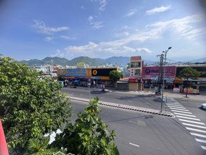 bán nhà 2 mặt tiền siêu hiếm
mặt tiền lê hồng phong và cao thắng phước long nha trang