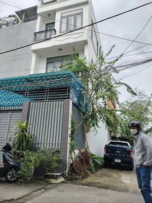 chính chủ bán nhà ngã tư ga 1 trệt 2 lầu dt 4x14m
