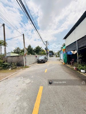 bán nhà 3 tầng xây dựng kiên cố tại đường đặng văn mây. dt: 82m2. gồm: 4 pn- 3 wc. đường nhựa 6m