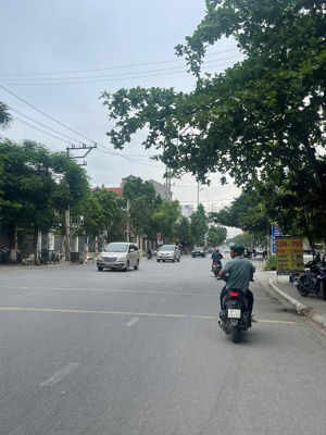 171m² 3.95 tỷ nhà 2.5 tầng đang cho thuê 200tr/năm trung tâm thuận thành, bắc ninh