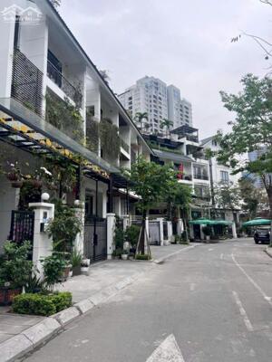Bán biệt thự khu VIP phường Trung Hòa, Cầu Giấy 161m2 5 tầng, MT 7.7m, 53 tỷ