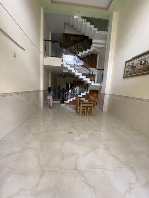 10 triệu/tháng - nhà mới sạch sẽ 1 lửng 2 lầu 4pn4wc có nội thất đường 8m nguyễn duy trinh
