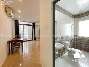 STUDIO BAN CÔNG RỘNG – HIỆN ĐẠI TẠI NGUYỄN THỊ THẬP, Q.7