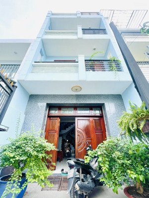 bán nhà đường võ văn kiệt, phường 16, quận 8, 5x20, 100m2, hxh, shr chính chủ hoàn công đủ, vay nh