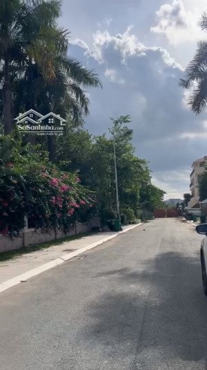 cần bán lô đất biệt thự hiếm khu biệt thự villa thủ thiêm nằm ở phường thạnh mỹ lợi quận 2. giá tốt