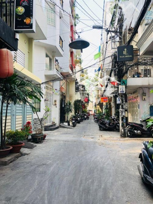 chỉ hơn 50triệu/m² nhà 83m² thành thái q10 3tầng-4pn,hẻm 6m có giá 4tỷ190 gần cấp 3 nguyễn khuyến