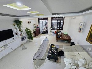 nhà rẻ đẹp bất ngờ,xe oto ngủ trong nhà,dt khủng 100m2,2 tầng,chỉ 5t.