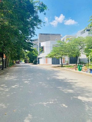hạ giá cần bán gấp 81m2 rẻ nhất trường lưu cách vành đai 3 chỉ 600m.