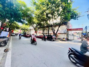 bán nhà dòng tiền chiến thắng, hà đông. dt 50m 6 tầng mt 4m. giá chỉ 11.8 tỷ. gần phố. gần ô tô