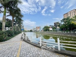 long biên mặt phố lớn, kinh doanh sầm uất, kế bên là vinhome riverside, view hồ, công viên