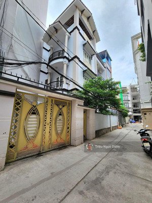 bán gấp biệt thự tt q3 130m ngang 10m hxt cách mặt tiền huỳnh tịnh của 30m chỉ 29.5 tỷ .