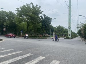 bán nhà liền kề khu đô thị sinh thái xuân phương ,nam từ liêm ,nhà đẹp, sổ vuông, ô tô tránh