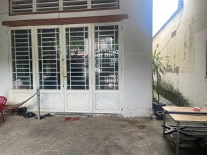 bán nhà mặt tiền kinh doanh quán ăn, salon, kèm thêm 3 căn phòng trọ (dang cho thuê 6-7tr/tháng)