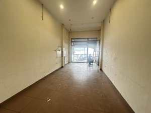 nhà mặt phố hoàng cầu - view hồ hoàng cầu - cực hiếm - kinh doanh sầm uất - vị trí đẳng cấp - thang