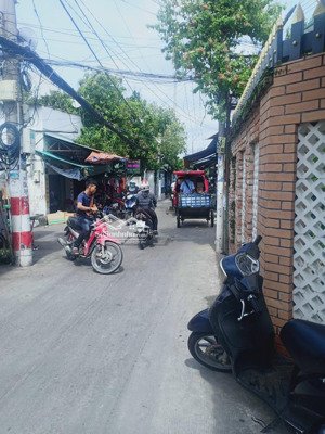 chính chủ cho thuê mặt bằng kdc đường lê văn lương liền kề sadeco pk a nhà bè - 100 m2 - giá 7tr