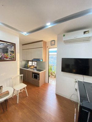 bán căn hộ ccmn văn miếu quốc tử giám - phố trần quỹ cáp 1.42 tỷ ( có thương lượng )