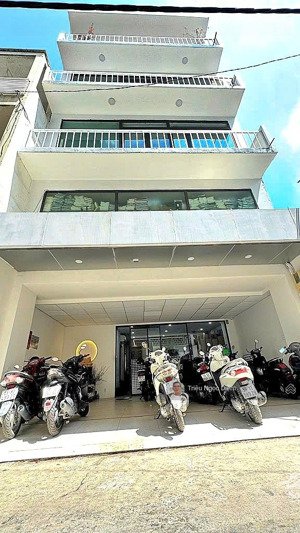bán tòa nhà văn phòng 5 tầng có thang máy khu vip huỳnh văn bánh. phú nhuận. 103.5m chỉ 21.5 tỷ.