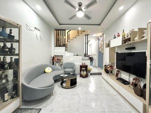 nhà đẹp, 41m2, sổ vuông, 4 tầng, 4pn, gần mặt tiền phan xích long