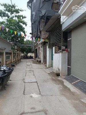 quang tiến ngõ thông lô góc ô tô vào nhà 45m 5 tầng mặt tiền 4,15m . bãi đỗ xe sát nhà . full nội t