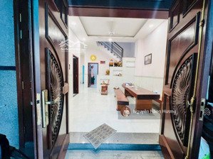 chính chủ cho thuê nhà 2 tầng mặt tiền đường số 6 - nhà rộng 4pn sân xe hơi kinh doanh tốt