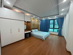 nhà đẹp thượng thanh long biên 40m2- 4.5 tầng- mt4m- 8tỷ hơn, 1 nhà ra ô tô tránh