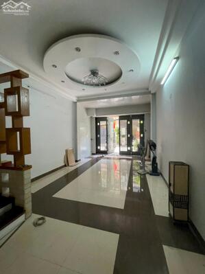 Phân lô Cầu Giấy 70m, 5 tầng, mt 4.5m, giá 26.2 tỷ vỉa hè, ô tô tránh, kinh doanh