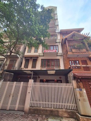 cho thuê toà nhà số 18 phạm hùng, cạnh toà chung cư big tower, đất 120m2 xây dựng 100m2 * 7 tầng