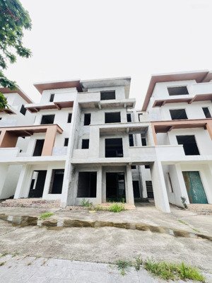 bán nhà 4 tầng xây thô kđt việt séc sẵn sổ. lh 
