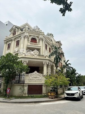 phiên bản giới hạn chỉ có một biệt thự lô góc tố hữu không gian sống chuẩn doanh nhân