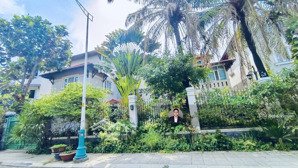 hiếm! bán biệt thự mặt tiền thủ thiêm villas hồ bơi sân vườn - dt: 25x25m - 3 tầng - giá: 88 tỷ