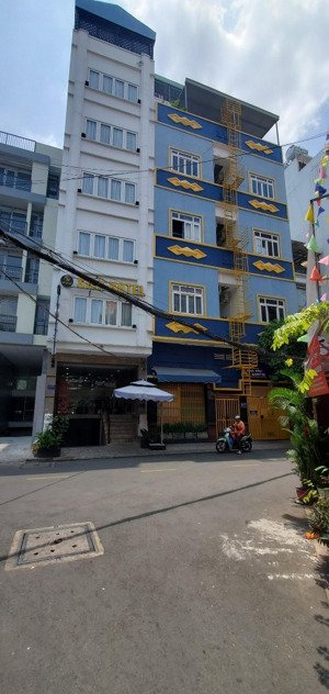 khách sạn 7 tầng có hầm ngay sân bay tân sơn nhất dòng tiền 400tr/tháng nhỉnh 40 tỷ