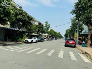 Bán nhà 1 trệt 2 lầu đường N1 trung tâm Thống Nhất, Biên Hòa, 95m2, giá 13 tỷ 800.