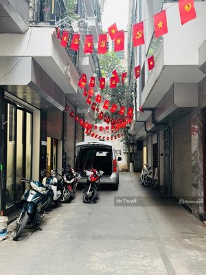 cực kì hiếm-bồ đề-gần chương dương-dân xây 52m-6 ngủ-ô tô 7 chỗ-full nội thất-thoáng trước sau
