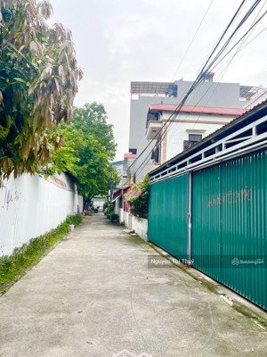 đất đẹp bát khối long biên dt 80m2 giá 8,7tỷ ngõ nông ô tô tránh cách đường 40m 100m gần trường chợ