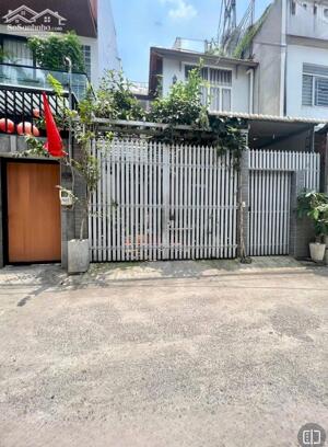 Oto đỗ trong sân-Đình Phong Phú,TNPB -82m2(ngang 6)-nhỉnh 6ty