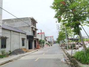 chủ cần tiền gửi bán gấp nhà 4 tầng bìa làng. đấu giá lê xá, đông hội, mai lâm, đông anh, hà nội