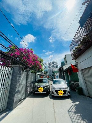 bán nhà 3 tầng 4x17m oto đỗ cửa sát tttm go nguyễn thị thập trung tâm q7 giá chỉ 7 tỷ mấy.