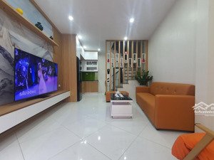 định công - hoàng mai 33m x 5 tầng mới đẹp, có sân riêng mái che để xe máy, ngõ xe ba gác 6 tỷ