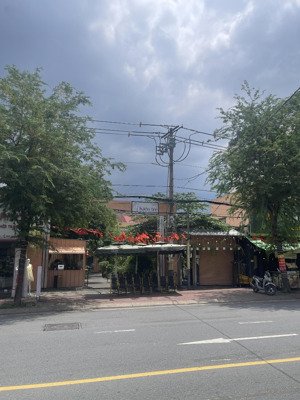 bán nhà mt: đường nguyễn văn bá - p. bình thọ - thủ đức (dt: 9x32m) vị trí nằm ngay ngã thủ đức