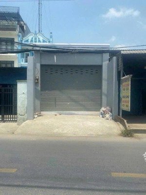 chủ bán nhà mtkd đường vĩnh lộc ngay uỷ ban xã tân vĩnh lộc.