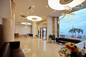 bán hoặc cho thuê khách sạn mặt tiền phạm văn đồng nha trang.vị trí đắc địa. view biển. 